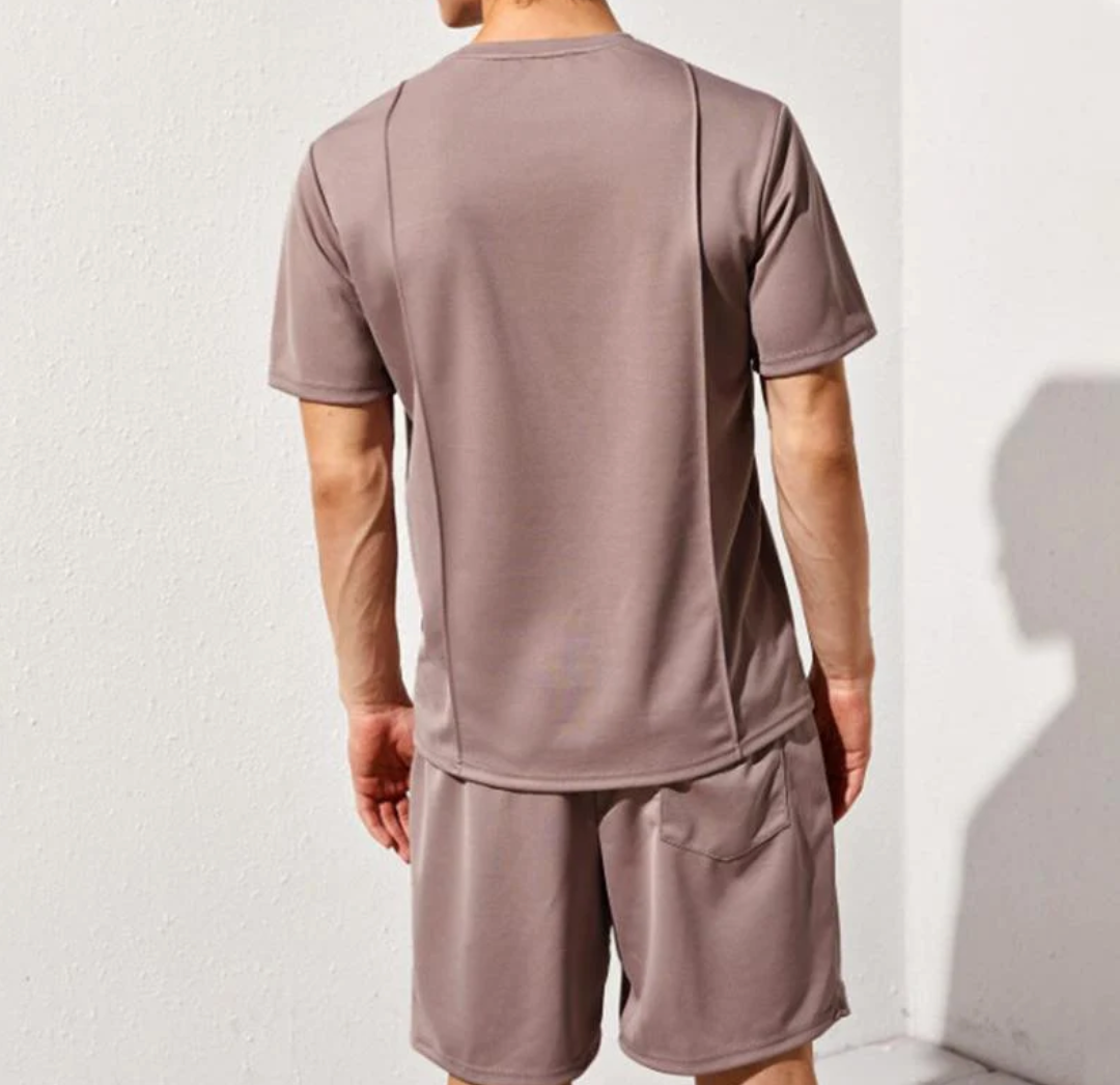 FINN - Das stylische Set aus Shirt und Shorts für Männer