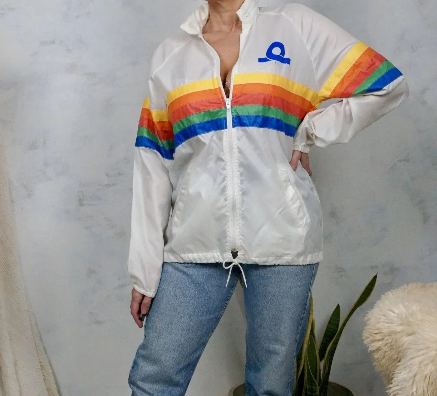 RUNA - Vintage Windbreaker Jacke im stylischen Regenbogen Design